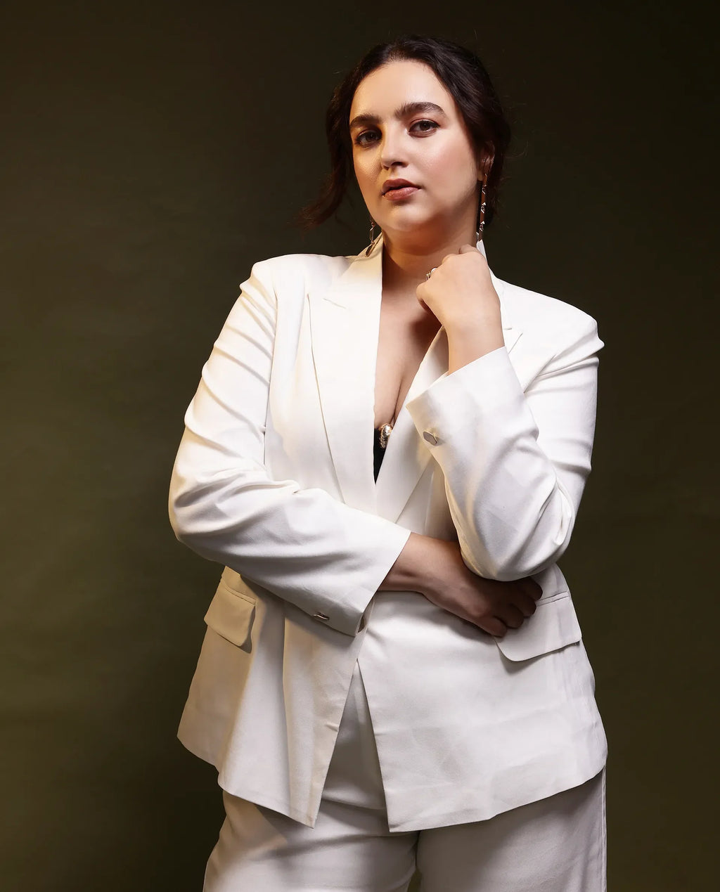 Rareism Women's Ziva Offwhite Polyester Lapel Neck Plain Tailored Blazer