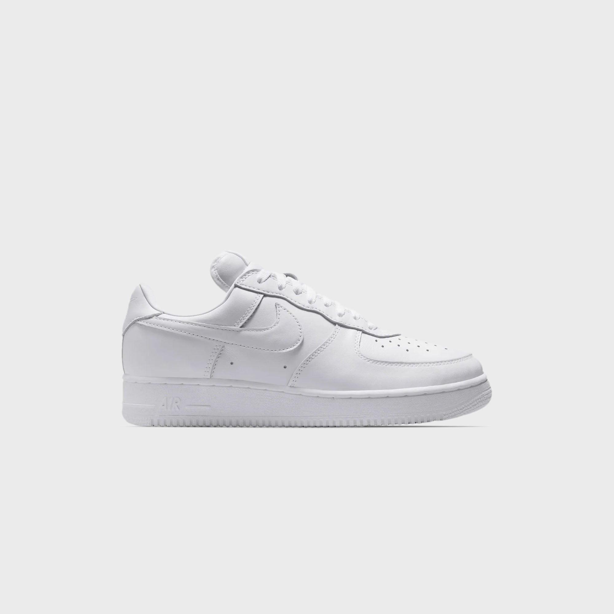 Nike Air Force 1 Low '01 "Triple White" - White