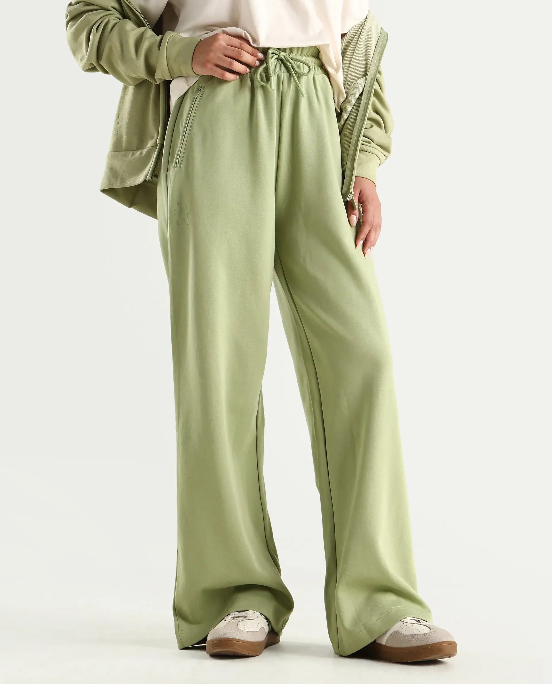 Rareism Women's Heavy Weight Interlock 340 Gsm Cotton Blend Plain Ankle Length Relaxed Fit Track Pant Flared