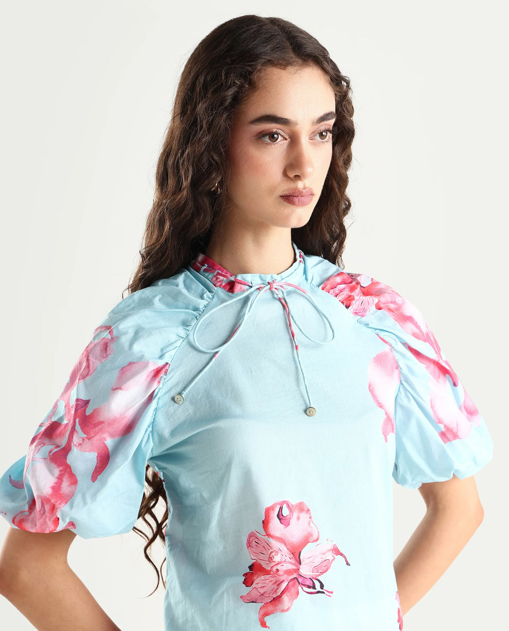 Rareism Women's Kink Blue Cotton Tie-Up Neck Floral Print Puff Sleeves Relaxed Fit Top