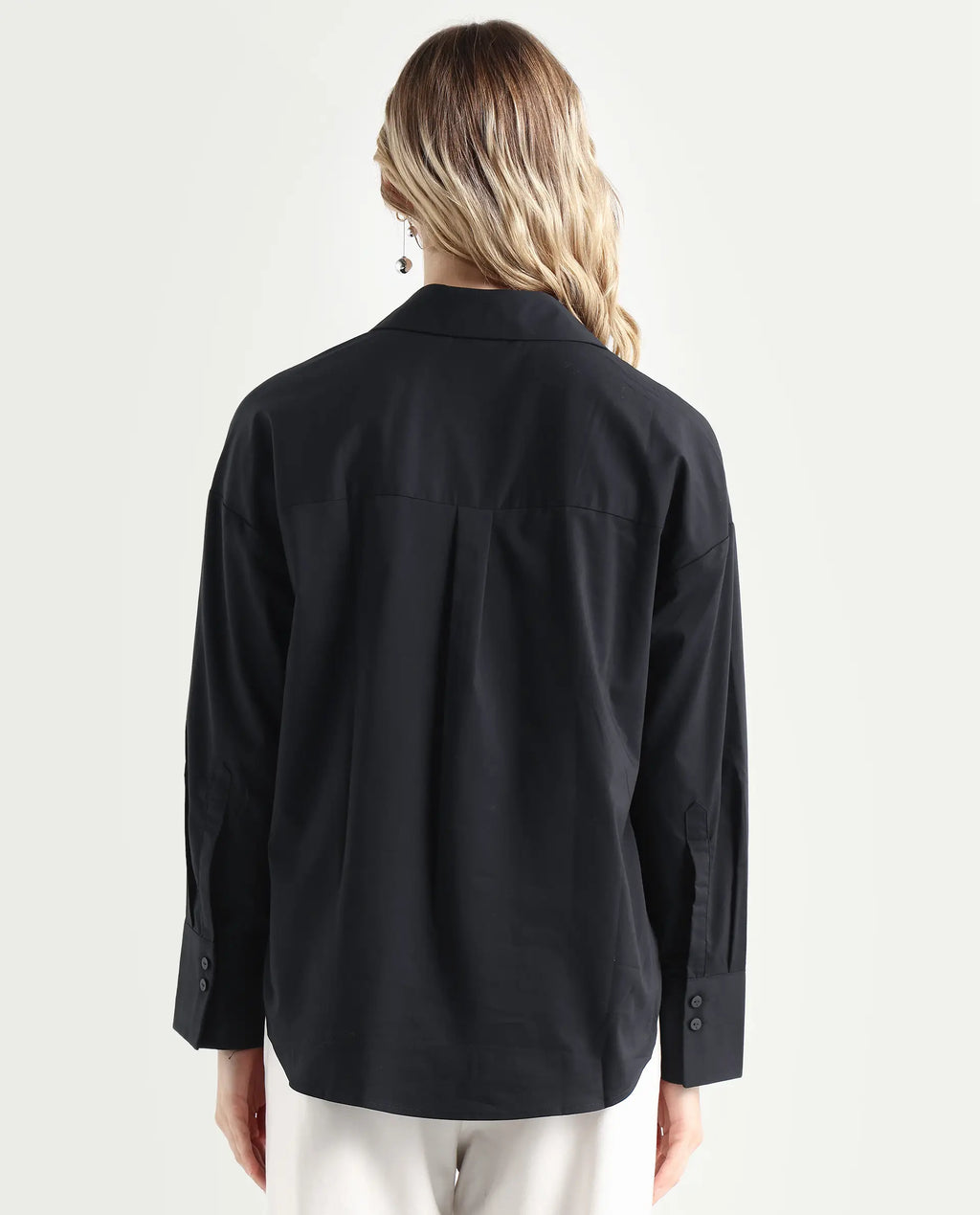 Rareism Women's Klox Black Cotton Spread Collar Plain Cuffed Sleeve Regular Fit Shirt