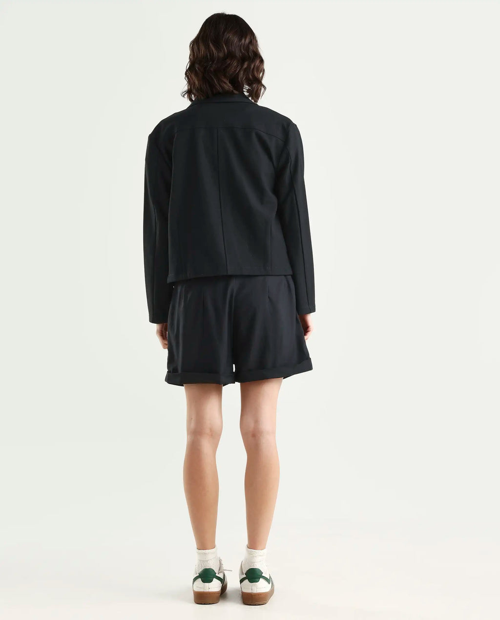 Rareism Women's Maslin Black Polyester Plain Mini Regular Fit Shorts