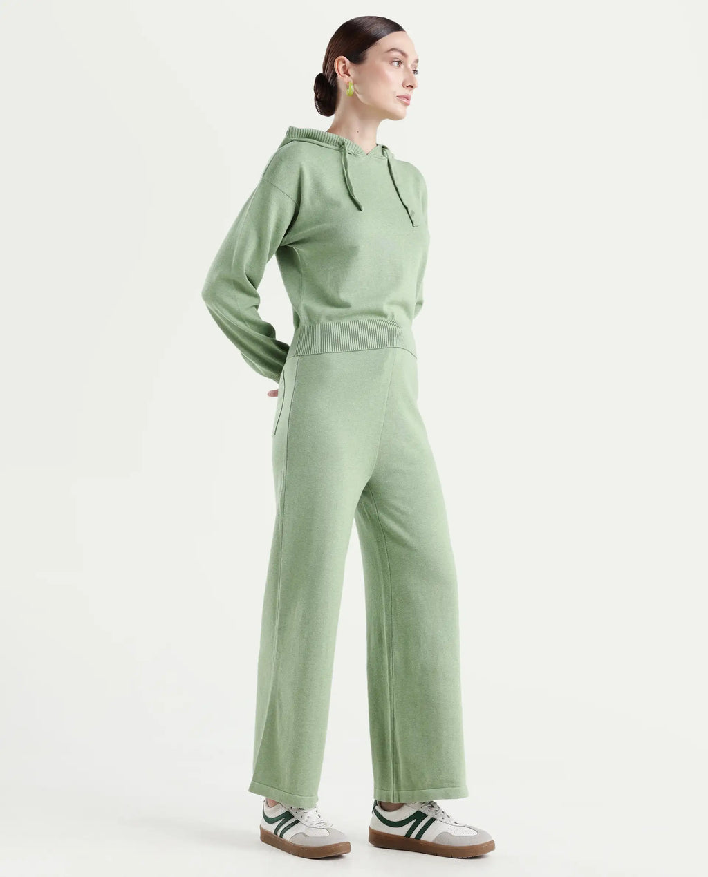 Rareism Women's Finnet B Dusky Green Knit Plain Ankle Length Straight Fit Track Pant