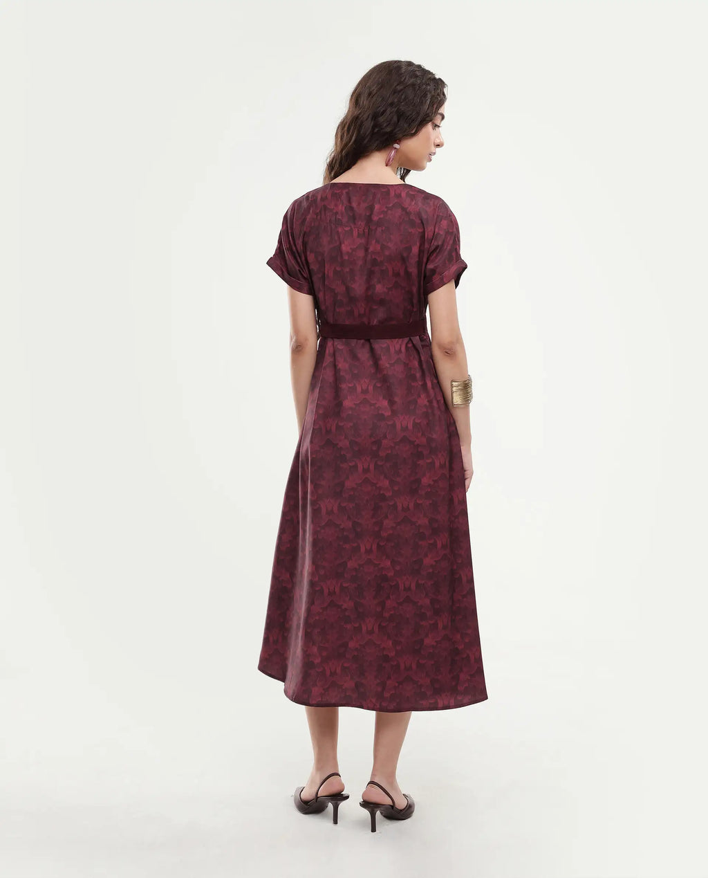 Rareism Women's Mulaani Maroon Satin Round Neck Abstract Print Extended Sleeves Midi A-Line Dress