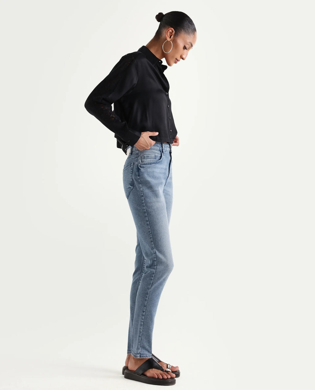 Rareism Women's Zingo Light Blue Cotton Blend Plain Ankle Length Skinny Fit Jeans