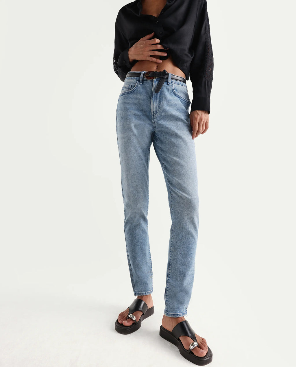 Rareism Women's Zingo Light Blue Cotton Blend Plain Ankle Length Skinny Fit Jeans