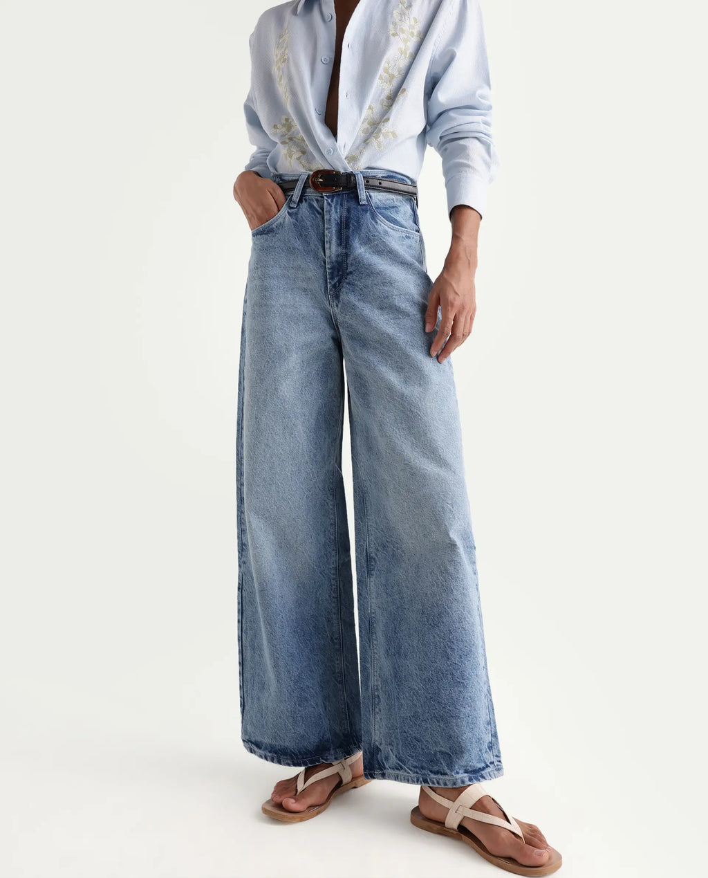 Rareism Women's Kikoa Light Blue Cotton Blend Plain Ankle Length Wide Jeans
