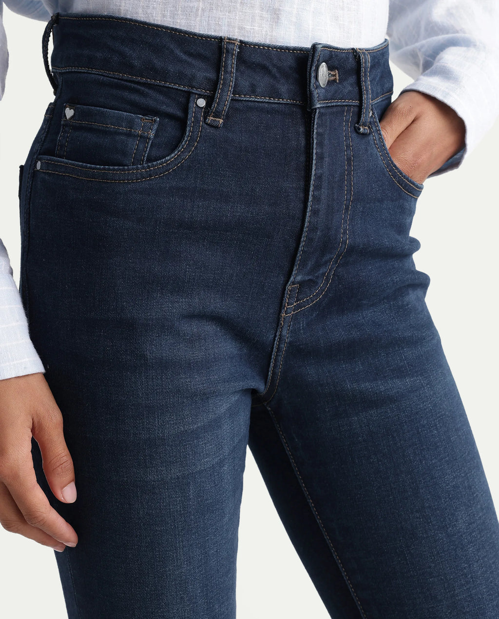 Rareism Women's Skenyom Blue Cotton Blend Skinny Fit Plain Jeans