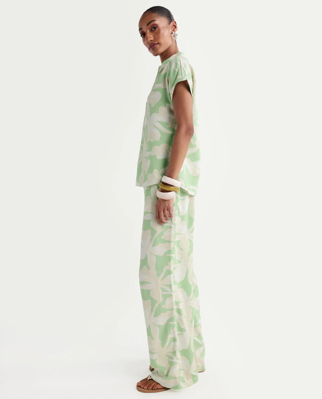 Rareism Women's Vasin-B Light Green Viscose Wide Abstract Print Trouser