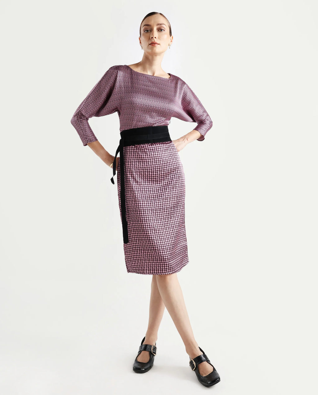 Rareism Women's Abovyan Wine Polyester Boat Neck Geometric Print Midi Straight Fit Dress