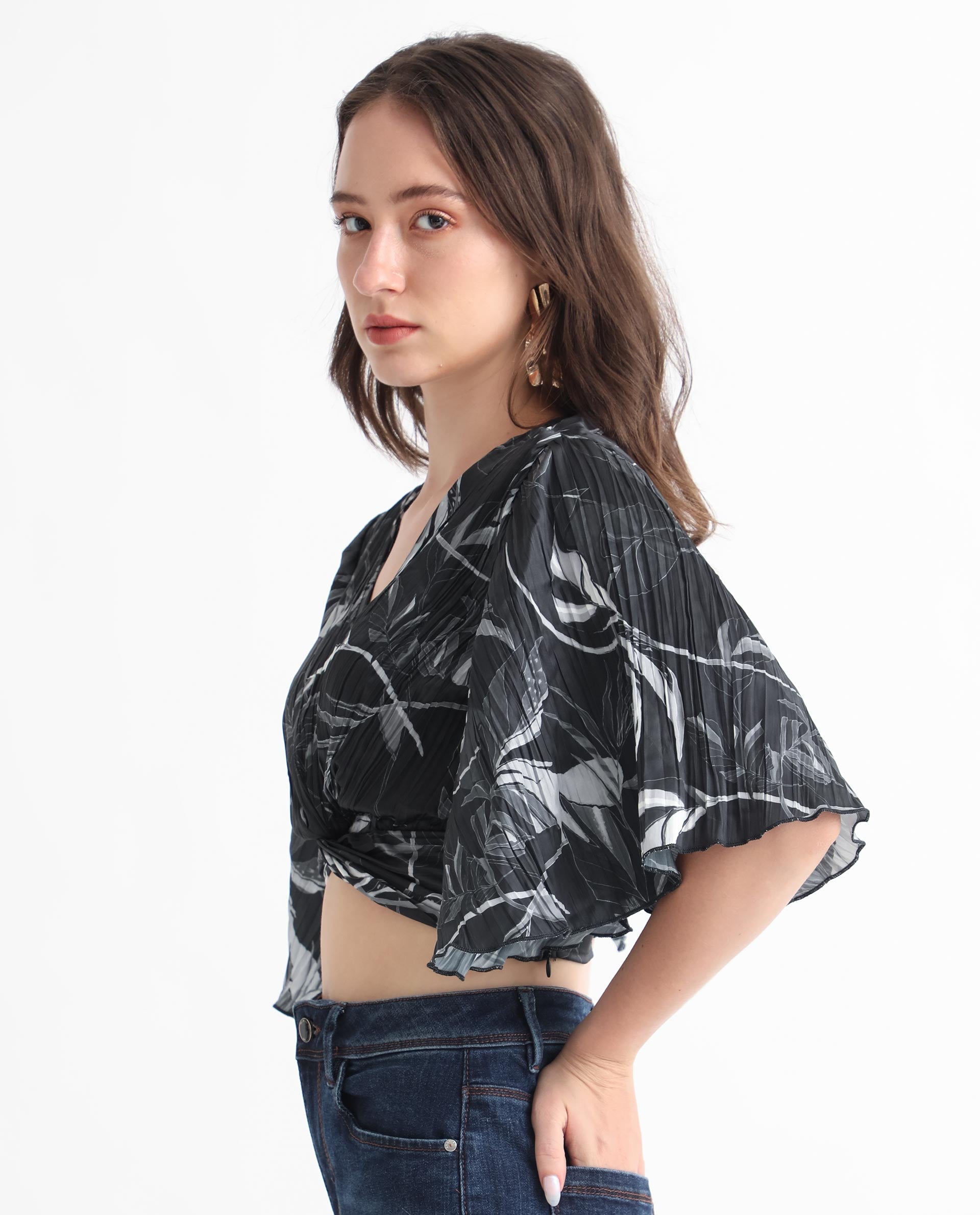Rareism Women's Ainara Dark Black Polyester V-Neck Abstract Print Flared Sleeve Crop Regular Fit Top