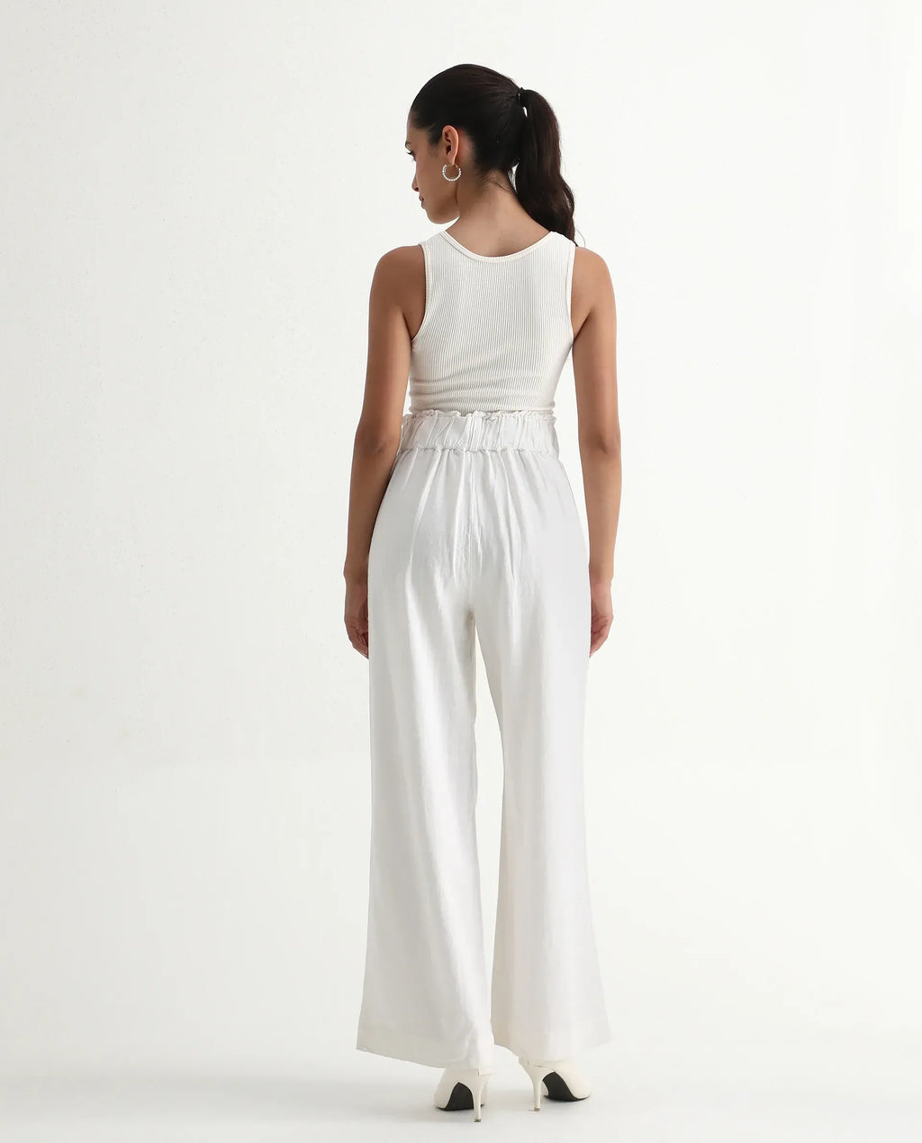 Rareism Women's Arid White Cotton Blend Plain Ankle Length Wide Trouser