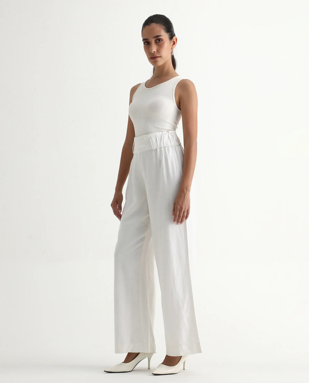 Rareism Women's Arid White Cotton Blend Plain Ankle Length Wide Trouser