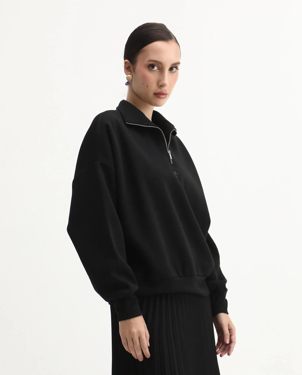 Rareism Women's Ario Black Cotton Blend Fabric Spread Collar Relaxed Fit Printed Sweatshirt