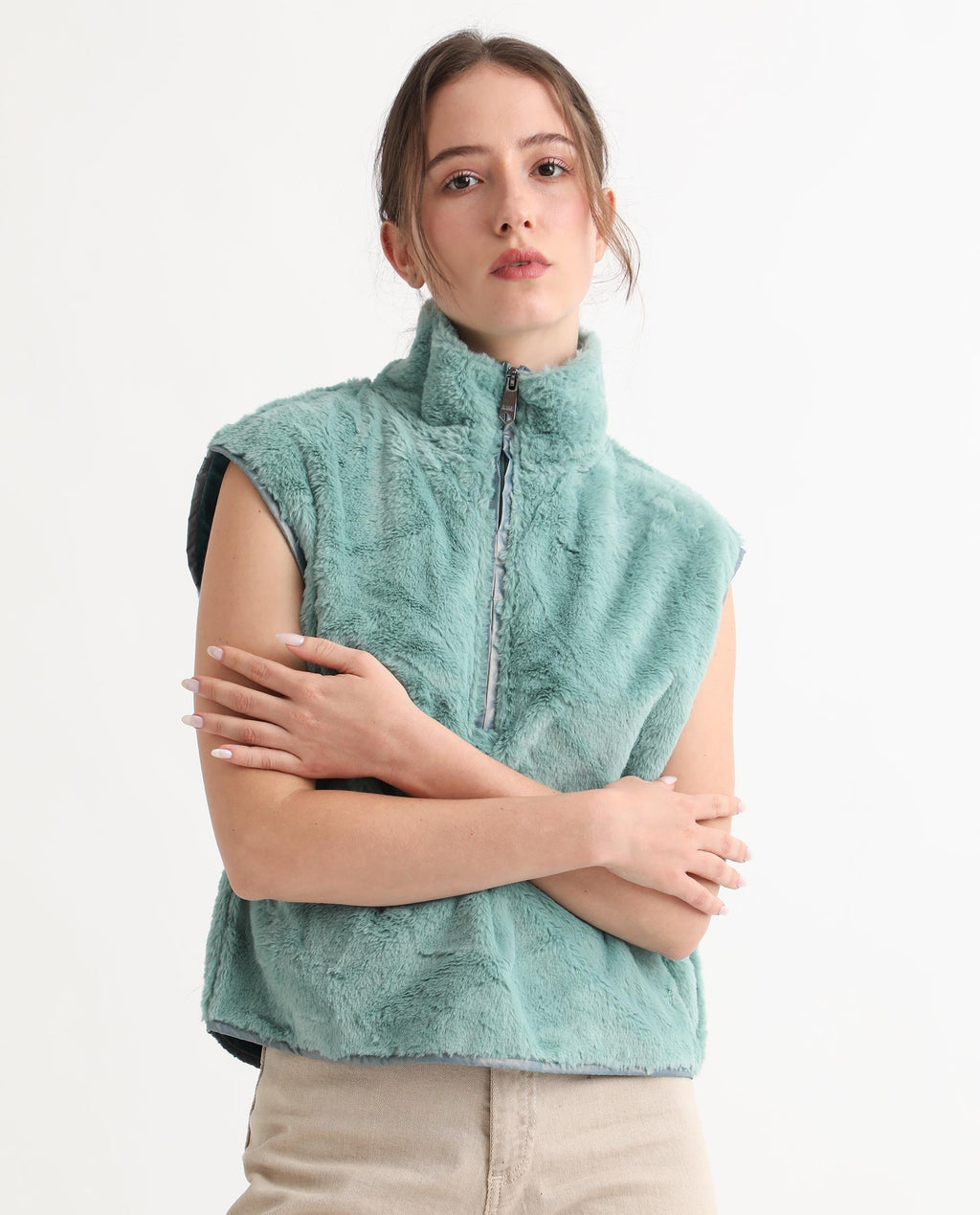 Rareism Women's Beauro Green Polyester Drop Collar Plain Sleeveless Regular Fit Sweater