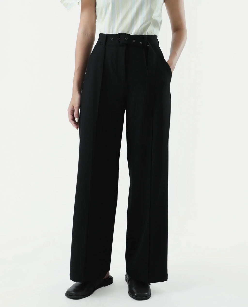Rareism Women's Bhakil Black Polyester Blend Plain Ankle Length Straight Fit Trouser