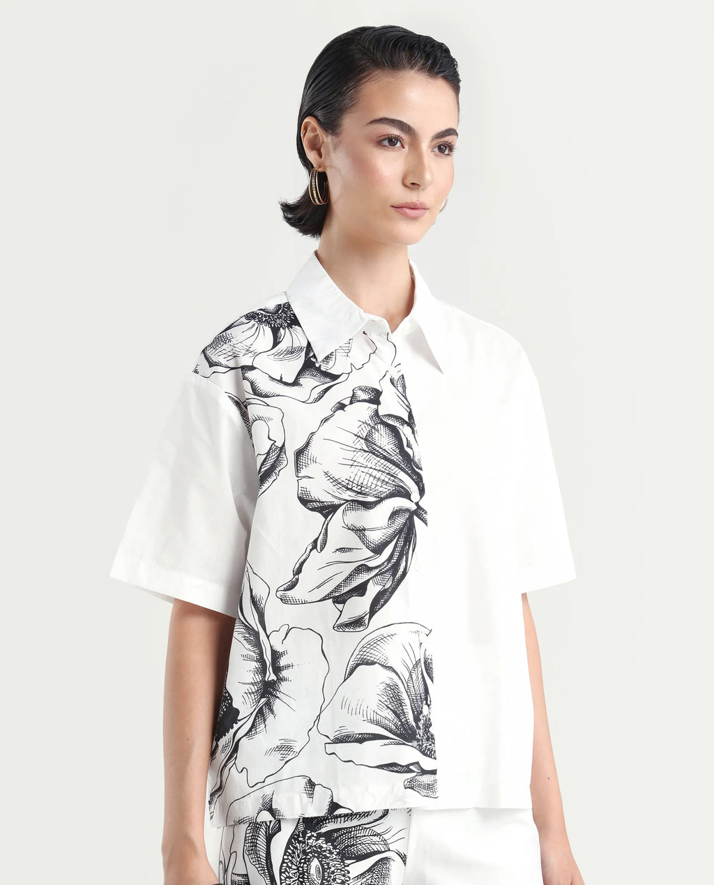 Rareism Women's Byvul White Cotton Spread Collar Floral Print Boxy Fit Shirt