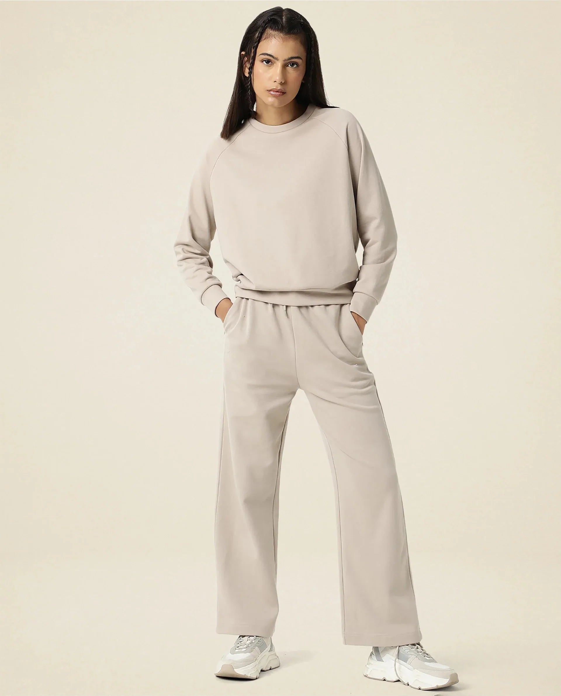 Rareism Women's Heavy Weight Interlock 340 Gsm Cotton Blend Plain Ankle Length Relaxed Fit Track Pant Flared