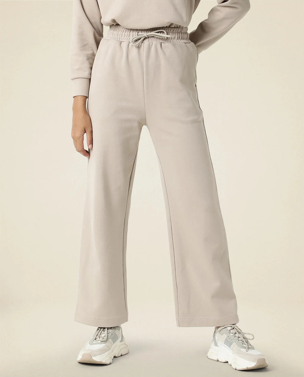 Rareism Women's Heavy Weight Interlock 340 Gsm Cotton Blend Plain Ankle Length Relaxed Fit Track Pant Flared