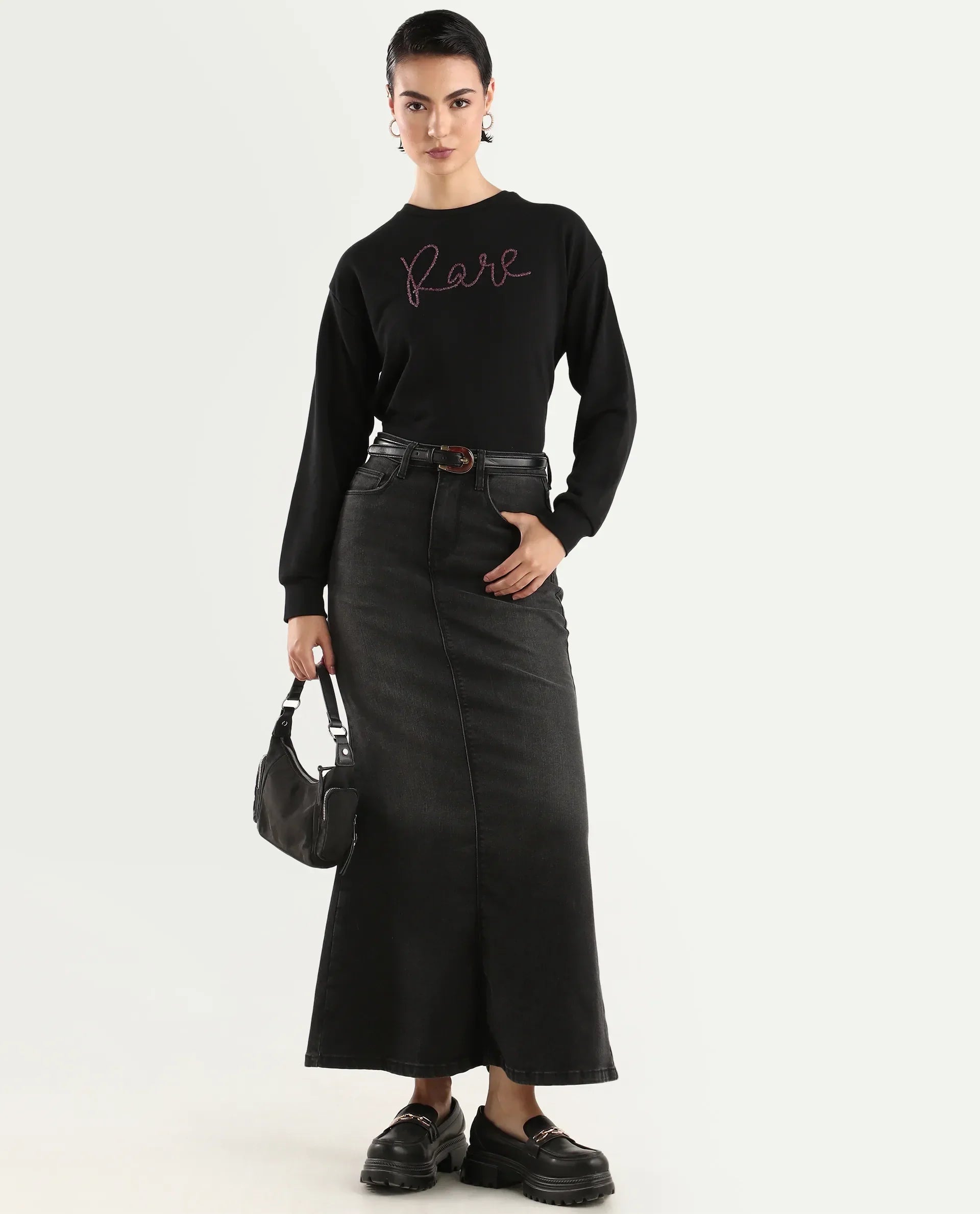 Rareism Women's Chant Black Cotton Blend Crew Neck Plain Relaxed Fit Sweatshirt