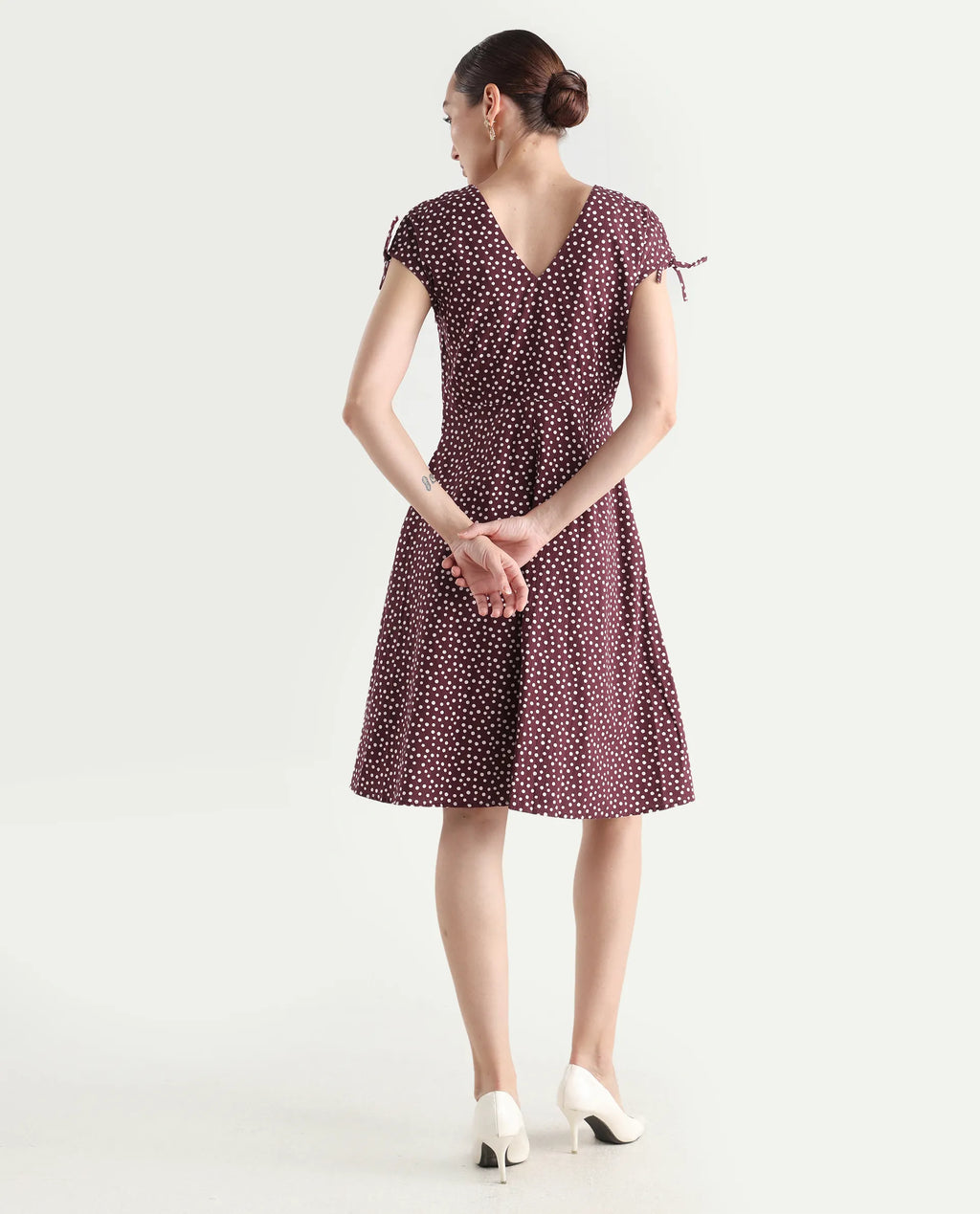 Rareism Women's Clarta Brown V-Neck Polka Print Sleeveless Midi A-Line Dress