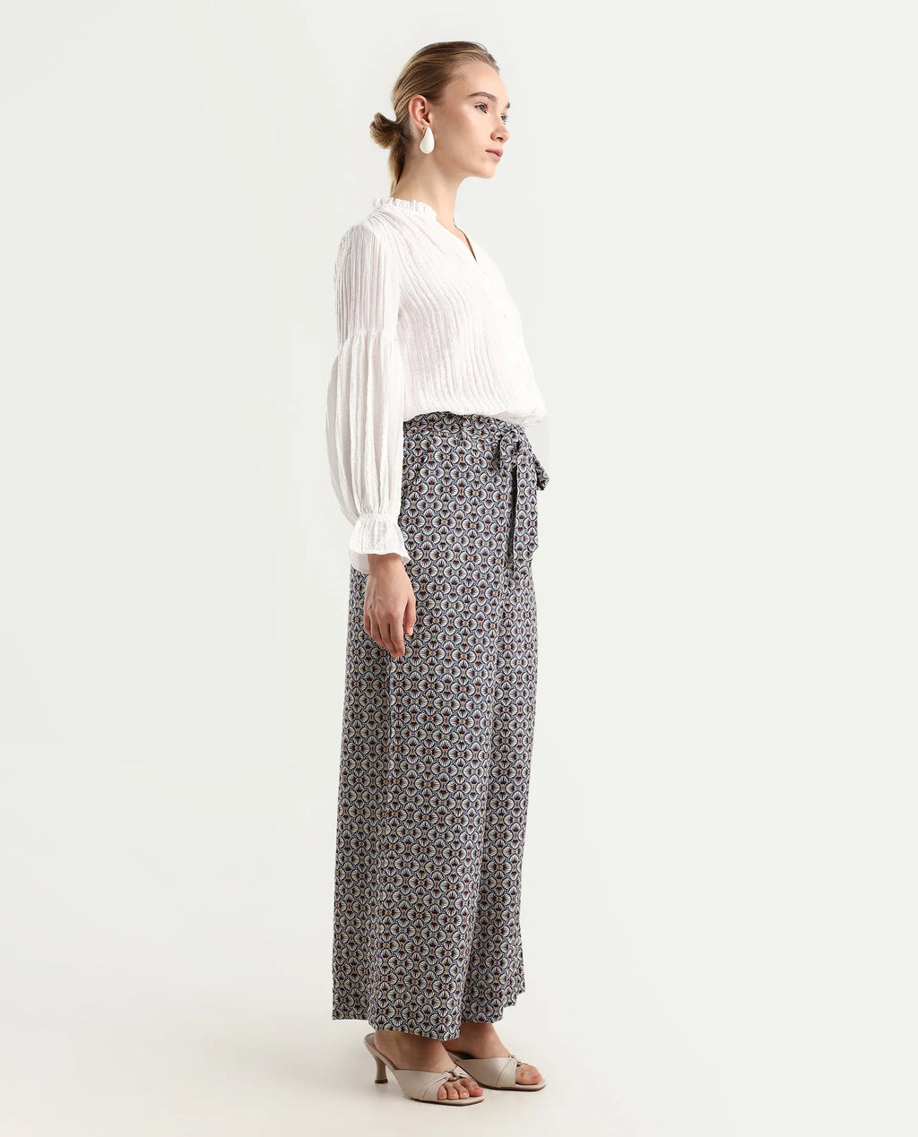 Rareism Women's Detofo Light Multi Nylon Geometric Print Ankle Length Straight Fit Trouser