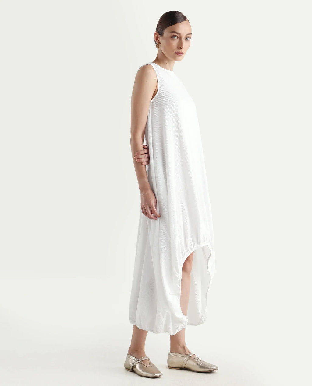 Rareism Women's Divan White Cotton Crew Neck Plain Sleeveless Midi Balloon Dress