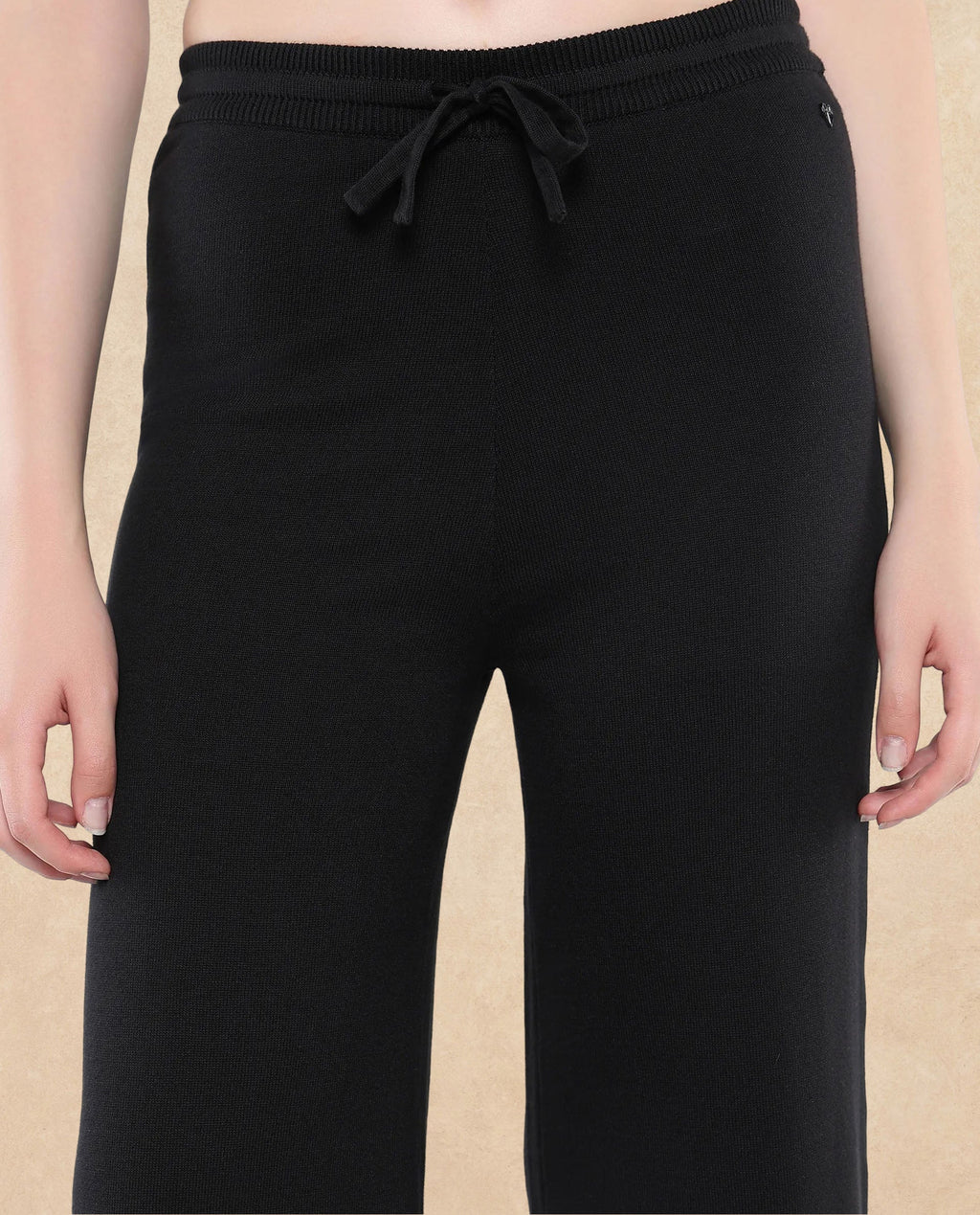 Rareism Women's Finnet B Black Knit Plain Ankle Length Wide Leg Track Pant