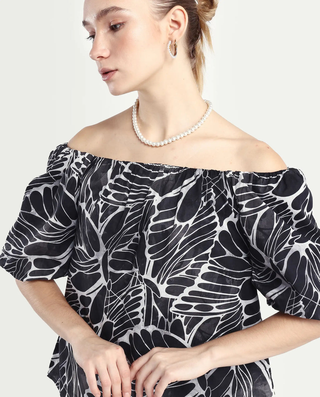 Rareism Women's Getan Black Viscose Blend Square Neck Abstract Print Balloon Sleeve Relaxed Fit Top