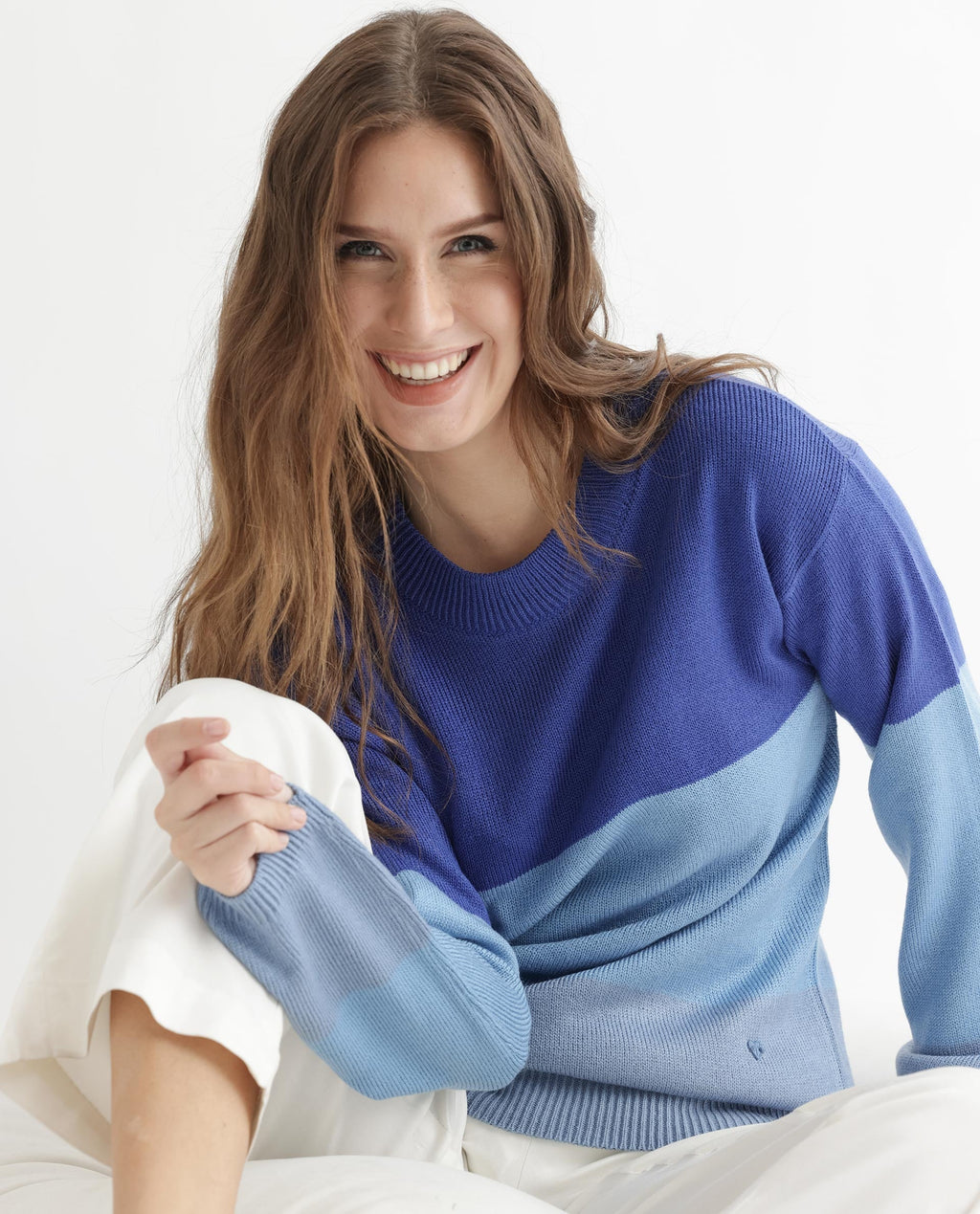 Rareism Women's Hampshire Blue Acrylic Crew Neck Color Block Relaxed Fit Sweater