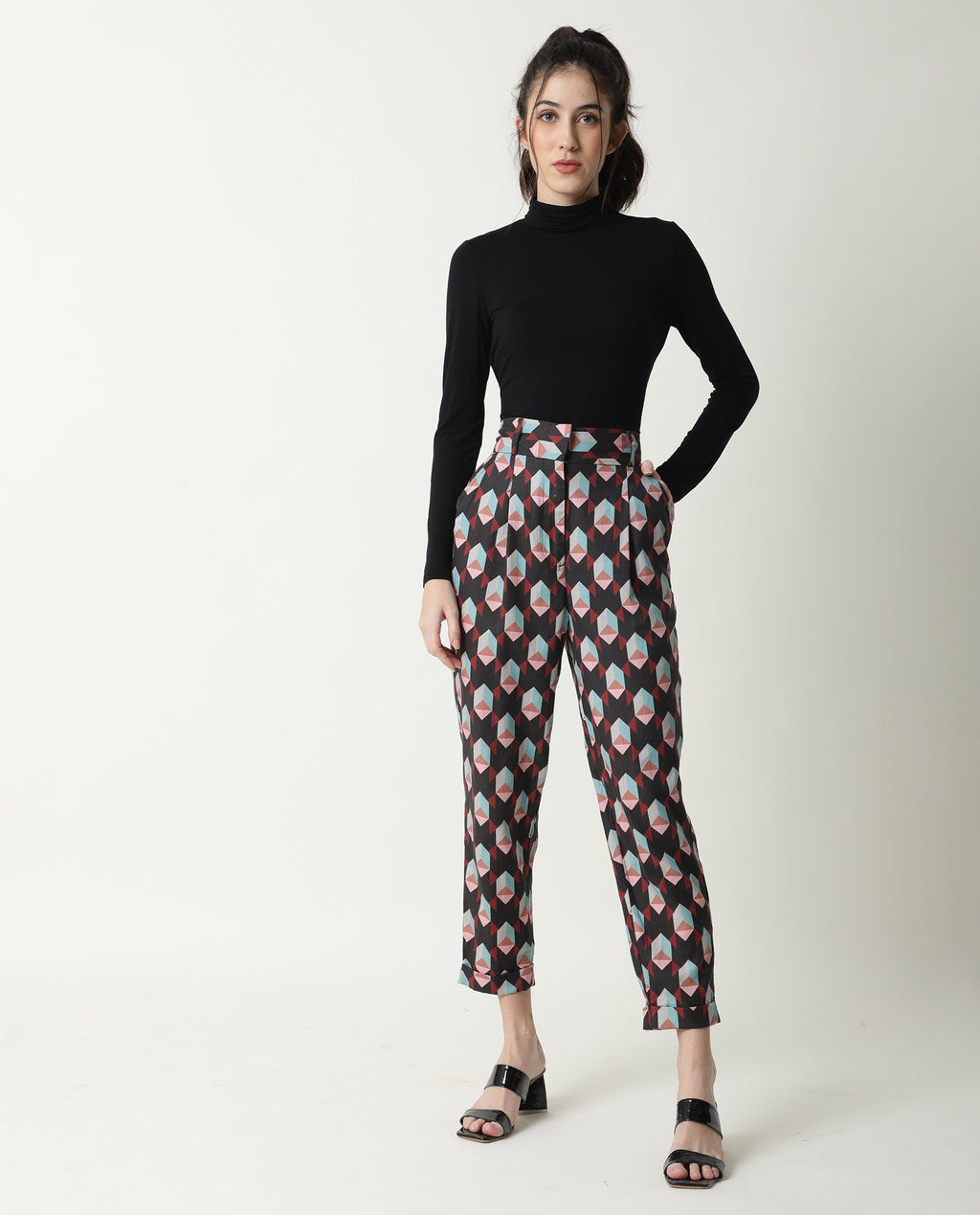 Rareism Women's Knicks Black Cotton Geometric Print Ankle Length Tailored Trouser