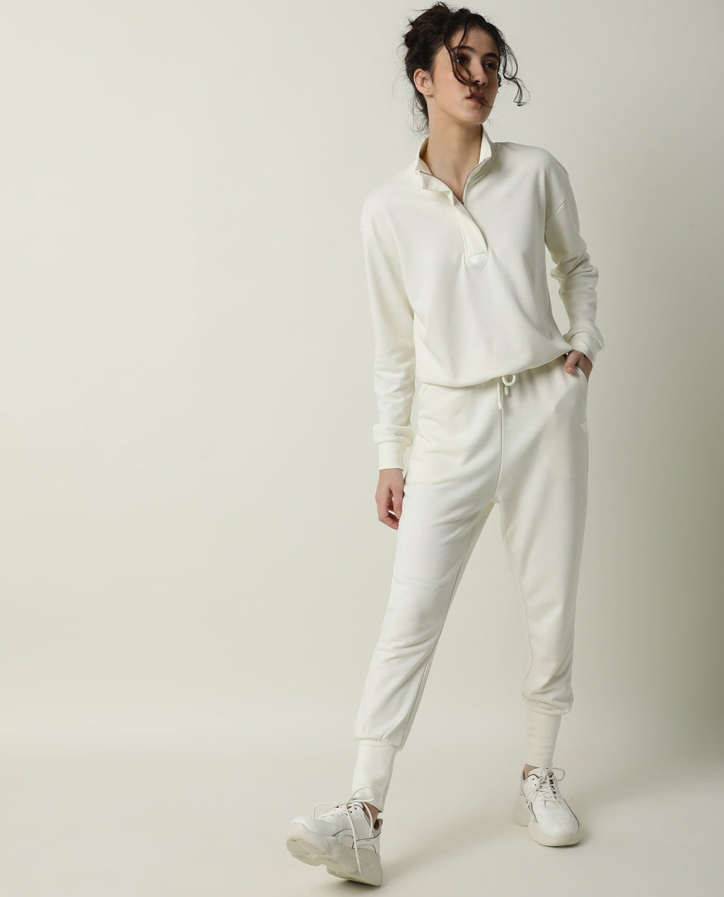 Rareism Women's Simp-1 Offwhite Polyester Blend Plain Ankle Length Tailored Track Pant