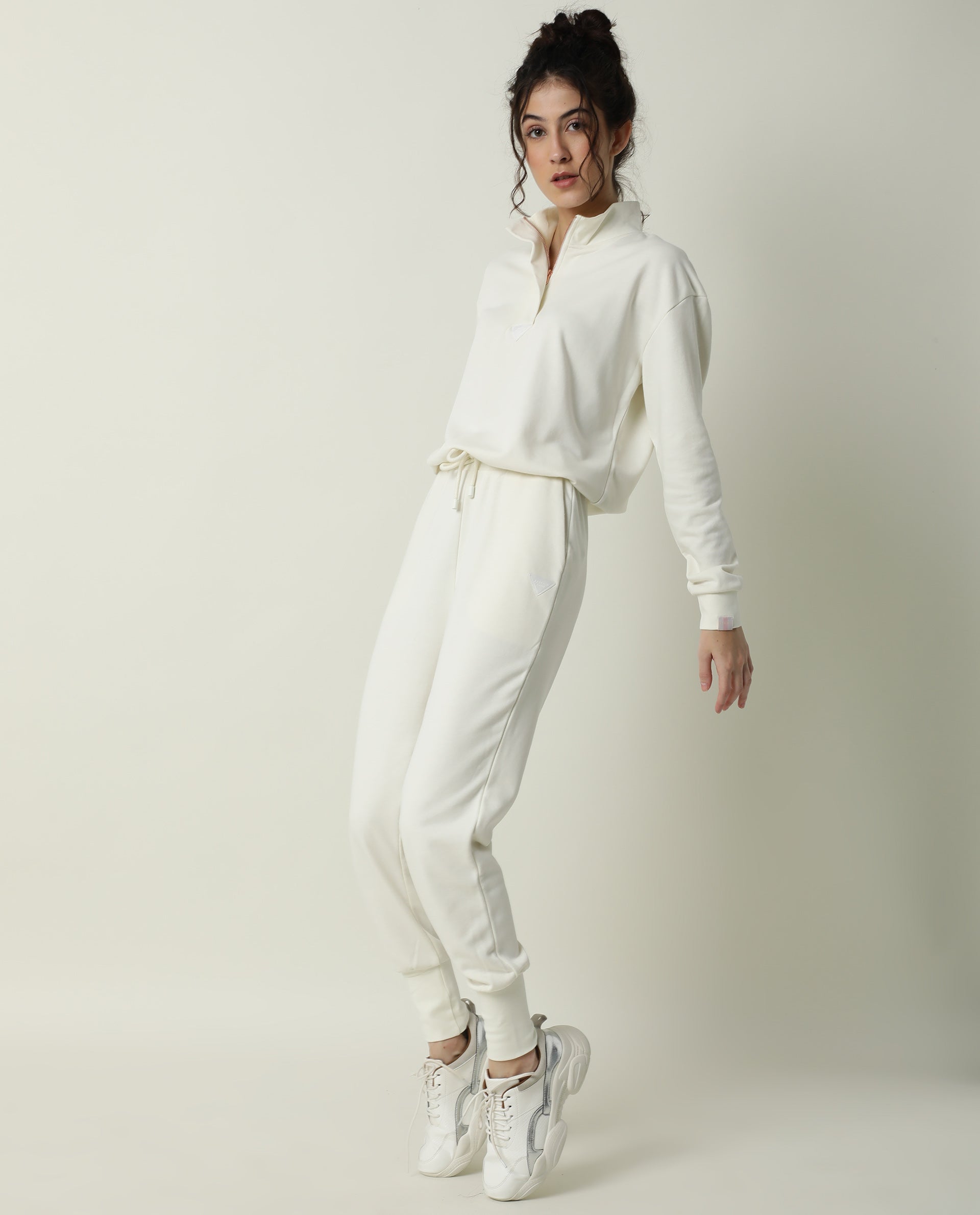 Rareism Women's Simp-1 Offwhite Polyester Blend Plain Ankle Length Tailored Track Pant