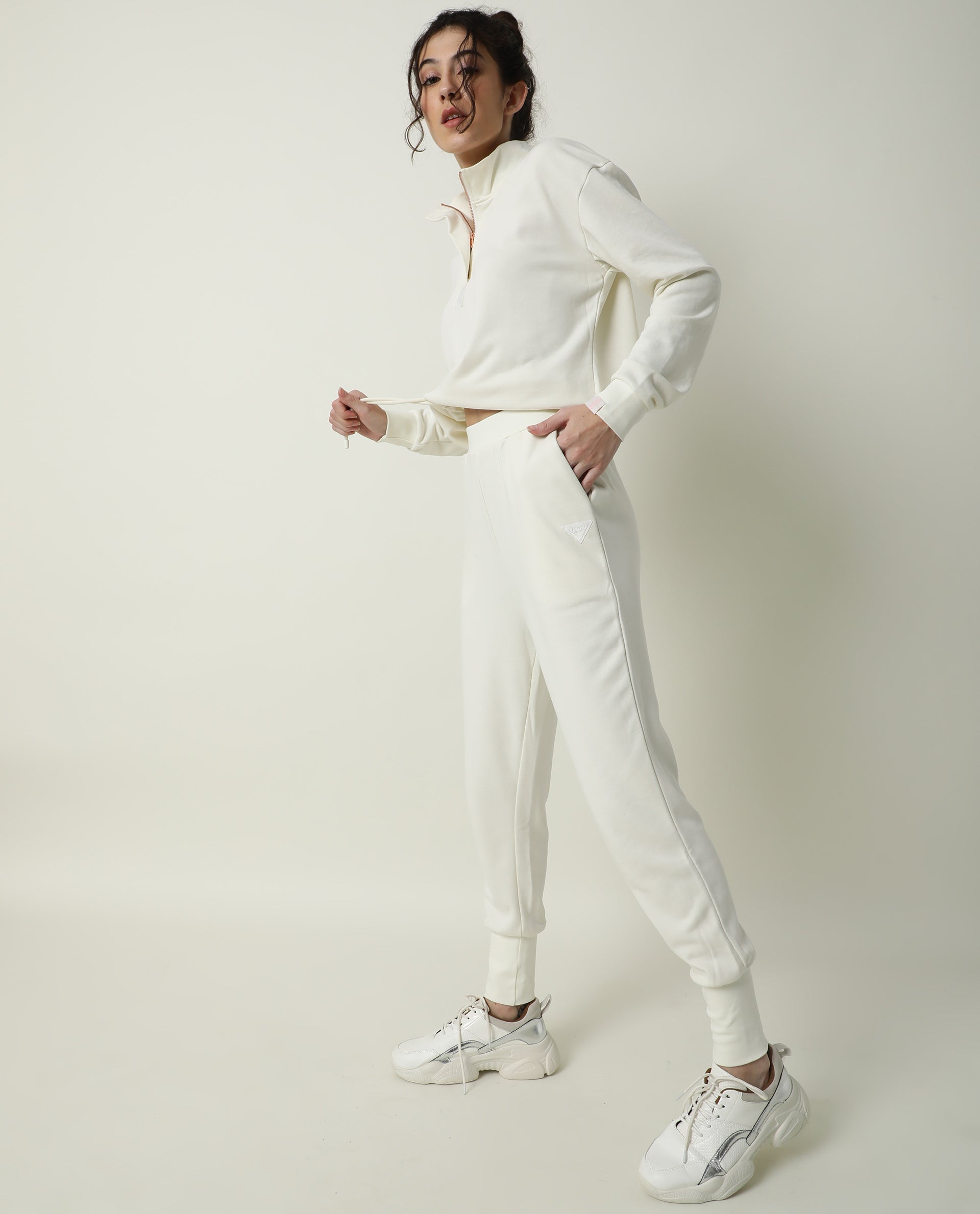 Rareism Women's Simp-1 Offwhite Polyester Blend Plain Ankle Length Tailored Track Pant
