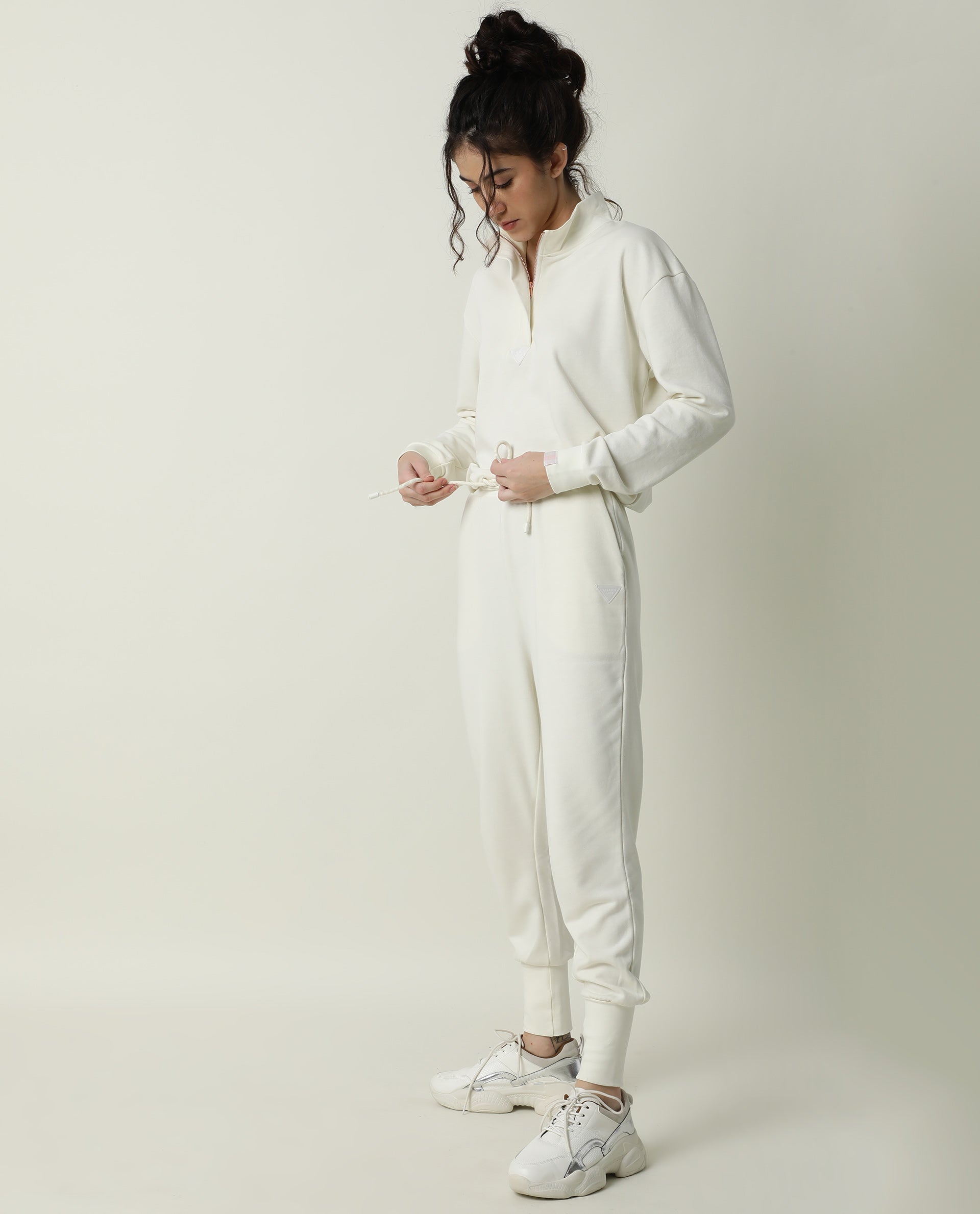Rareism Women's Simp-1 Offwhite Polyester Blend Plain Ankle Length Tailored Track Pant