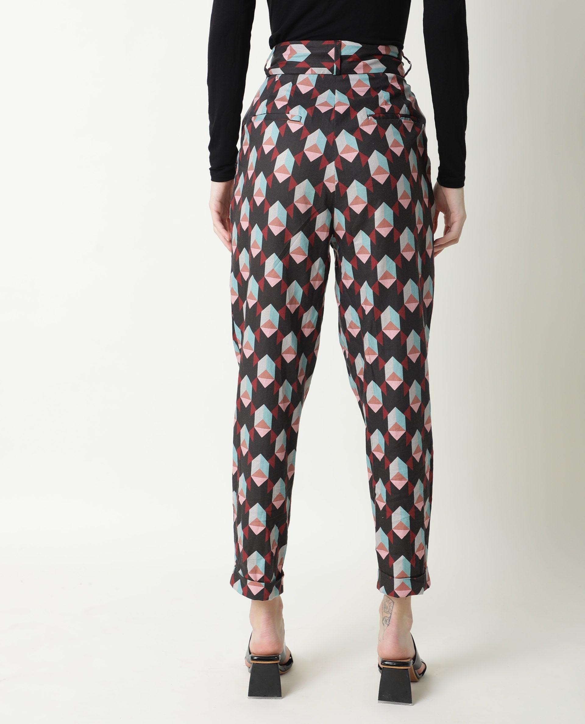 Rareism Women's Knicks Black Cotton Geometric Print Ankle Length Tailored Trouser