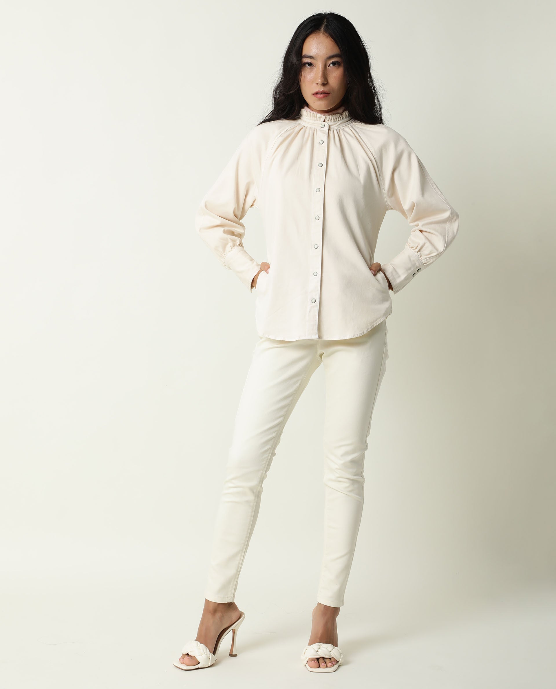 Rareism Women's Bellona Offwhite Cotton Sweetheart Neck Plain Regular Fit Jacket