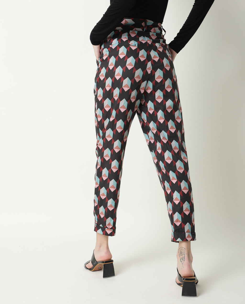Rareism Women's Knicks Black Cotton Geometric Print Ankle Length Tailored Trouser