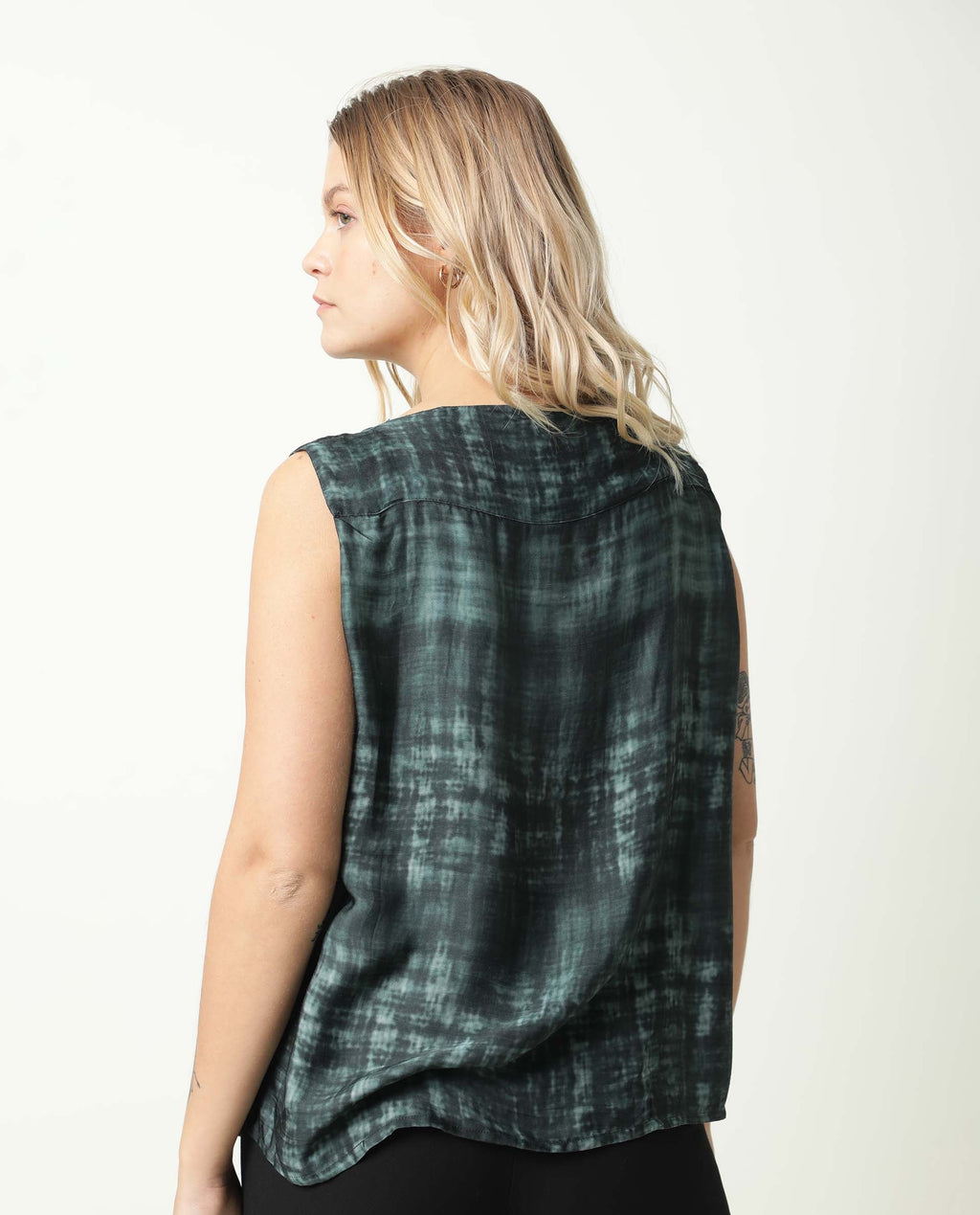Rareism Women's Chiat Green Modal Boat Neck Ombre Sleeveless Relaxed Fit Top