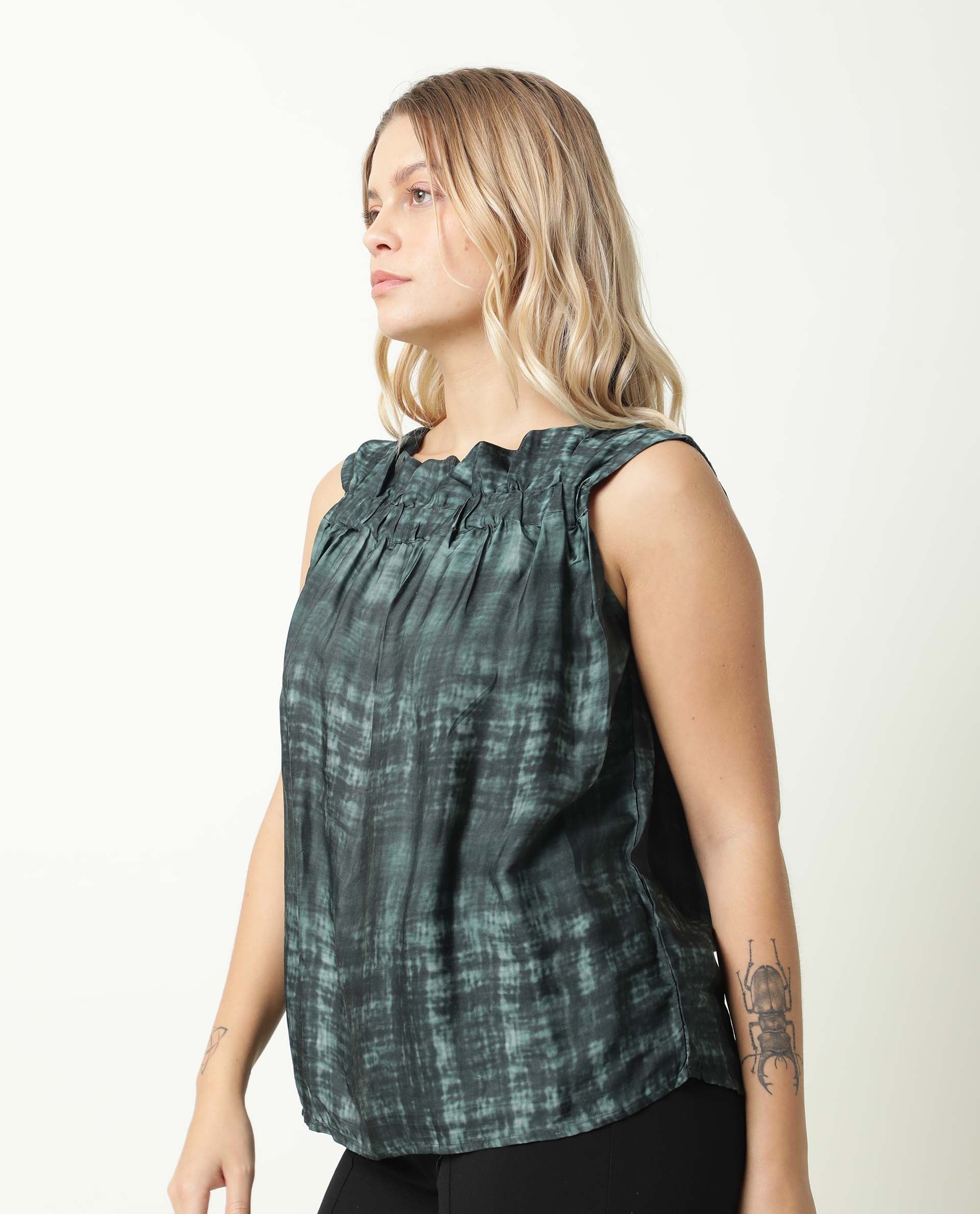 Rareism Women's Chiat Green Modal Boat Neck Ombre Sleeveless Relaxed Fit Top