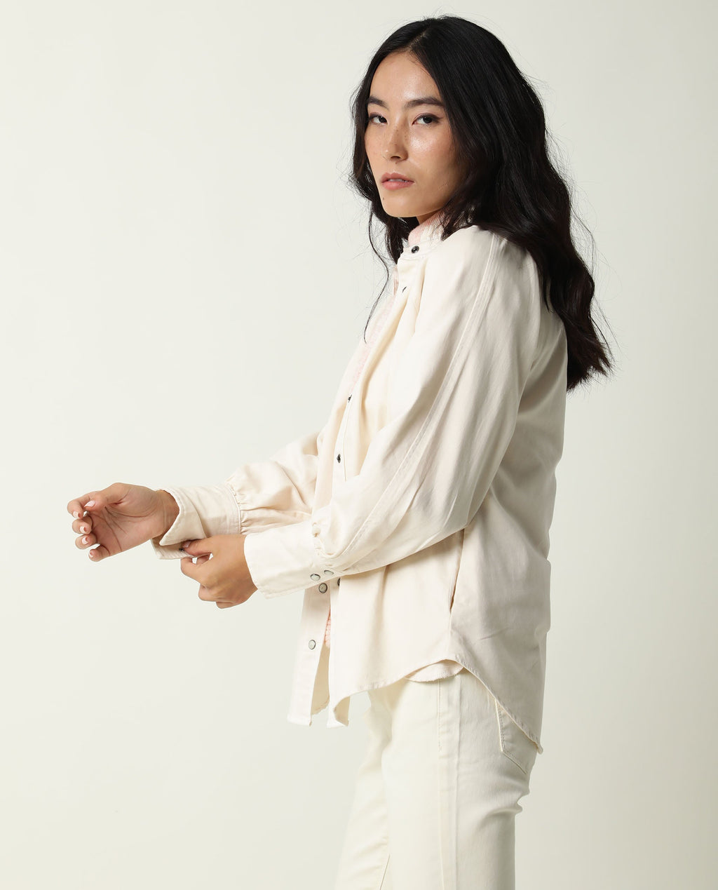 Rareism Women's Bellona Offwhite Cotton Sweetheart Neck Plain Regular Fit Jacket