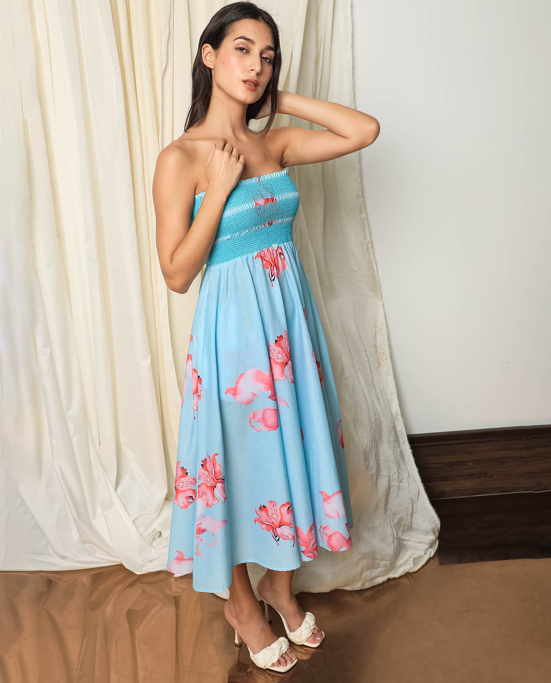 Rareism Women's Quinzo Blue Cotton Tube Neck Floral Print Sleeveless Knee Length Regular Fit Dress