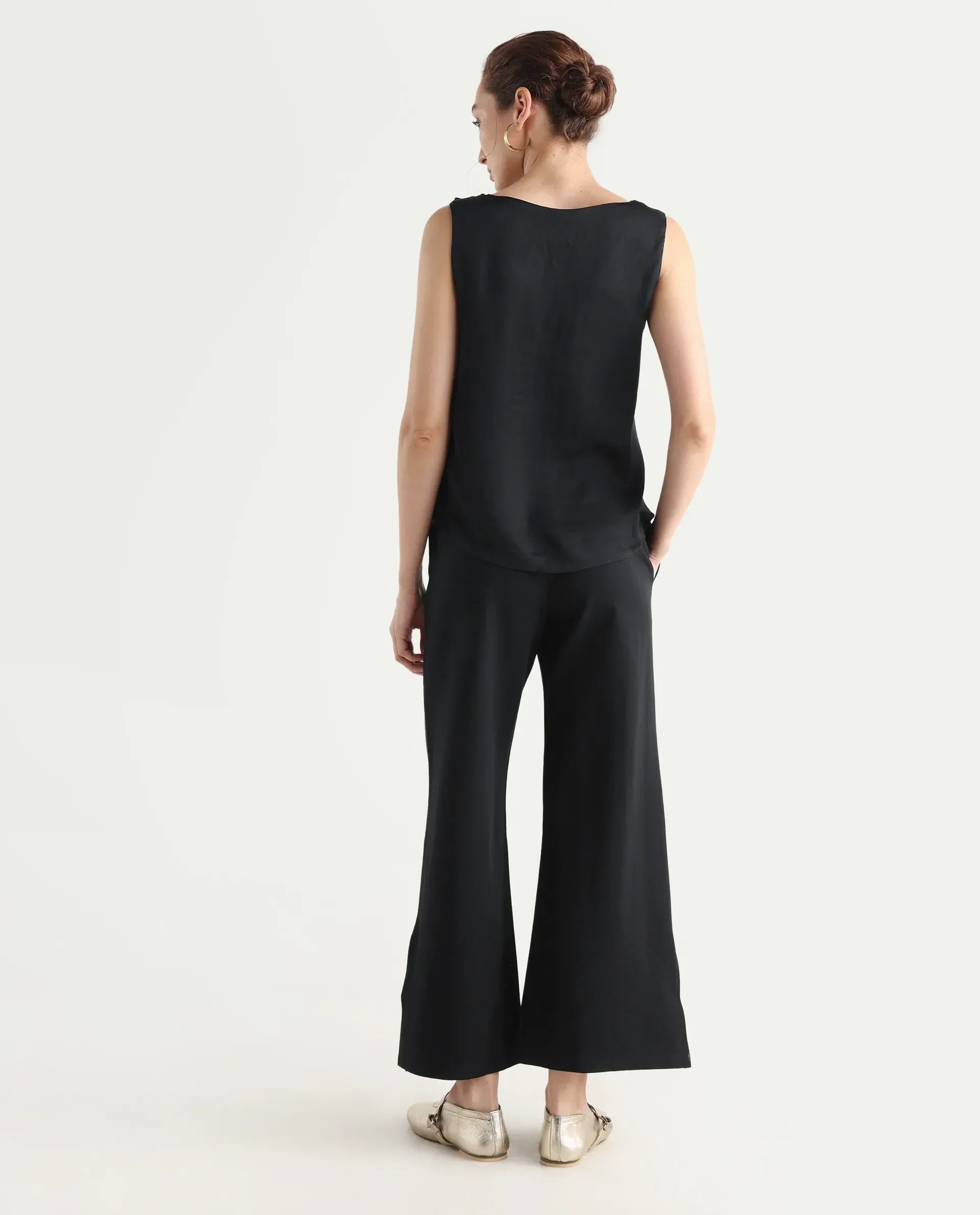 Rareism Women's Jancuri Black Rayon Blend Plain Ankle Length Straight Fit Travel Trouser