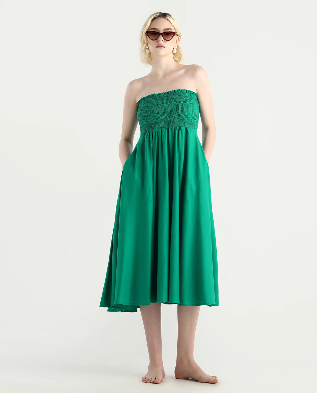 Rareism Women's Jenhop Green Viscose Sleeveless Tube Neck Fit And Flare Fit Plain Midi Dress