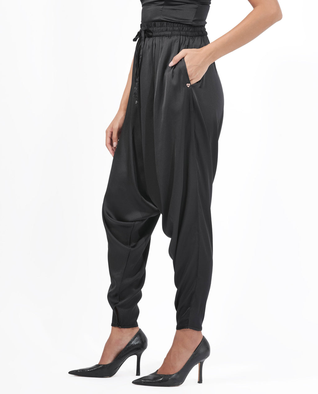 Rareism Women's Kamel Black Polyester Plain Ankle Length Relaxed Fit Trouser