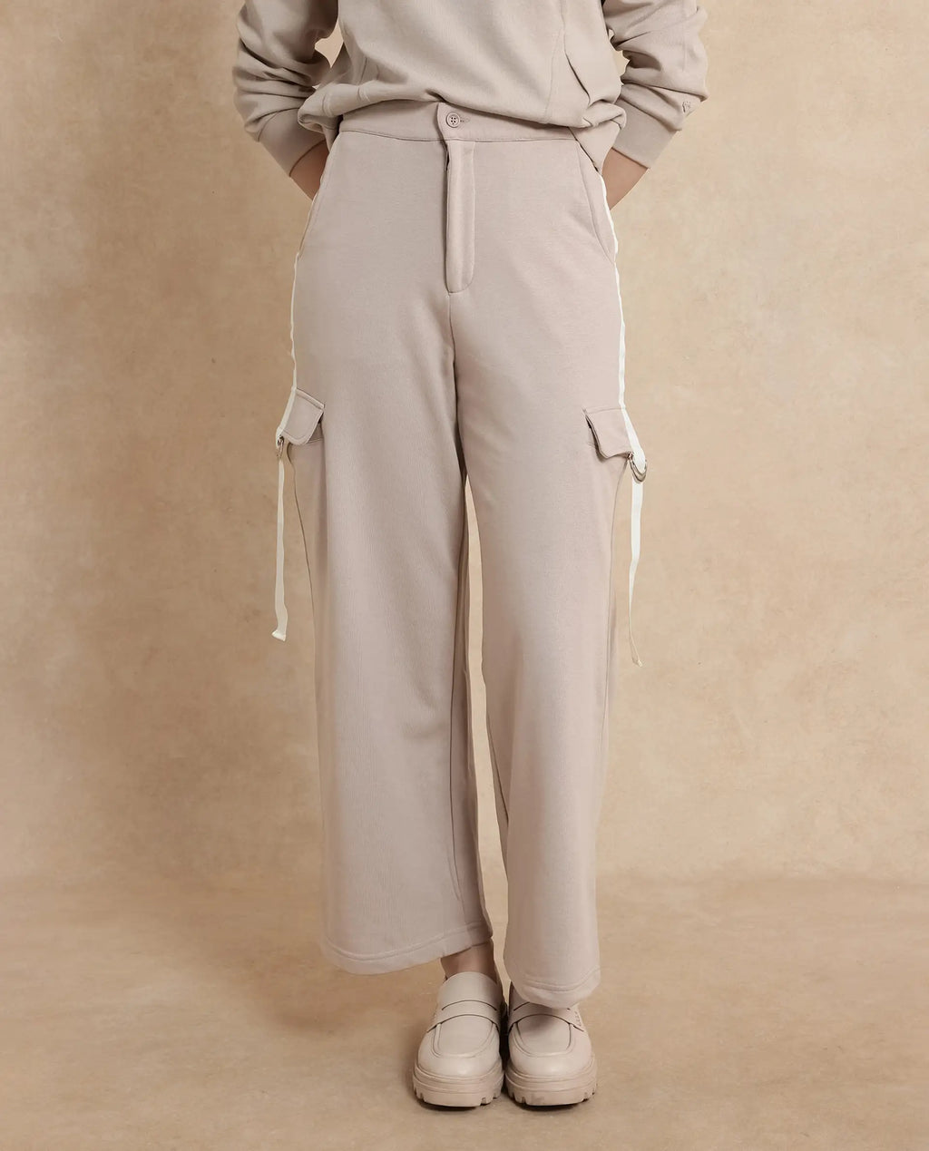 Rareism Women's Kar Beige Cotton Blend Plain Ankle Length Wide Track Pant