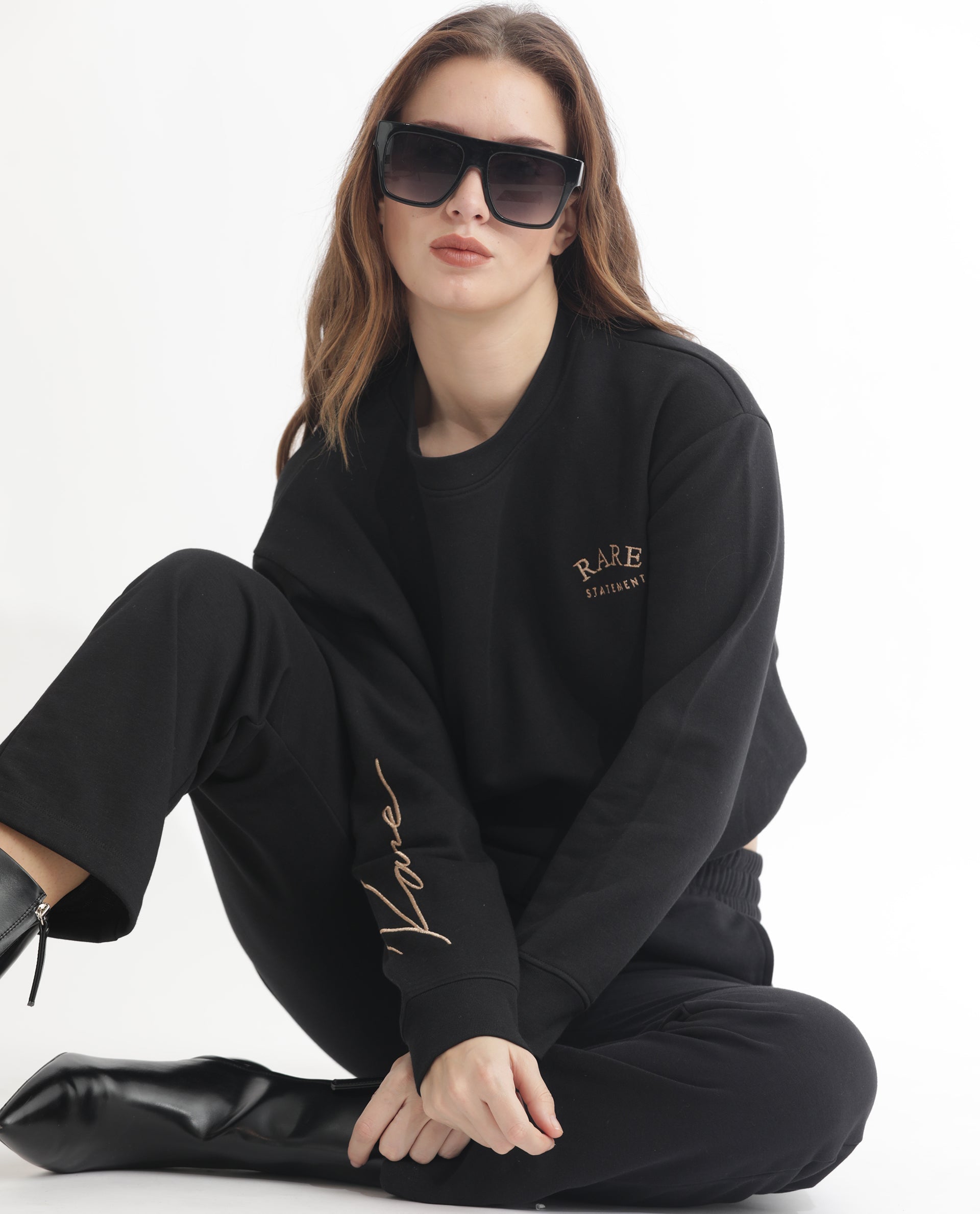 Rareism Women's Krok Black Polyester Blend Crew Neck Embroidered Cuffed Sleeve Crop Regular Fit Sweatshirt