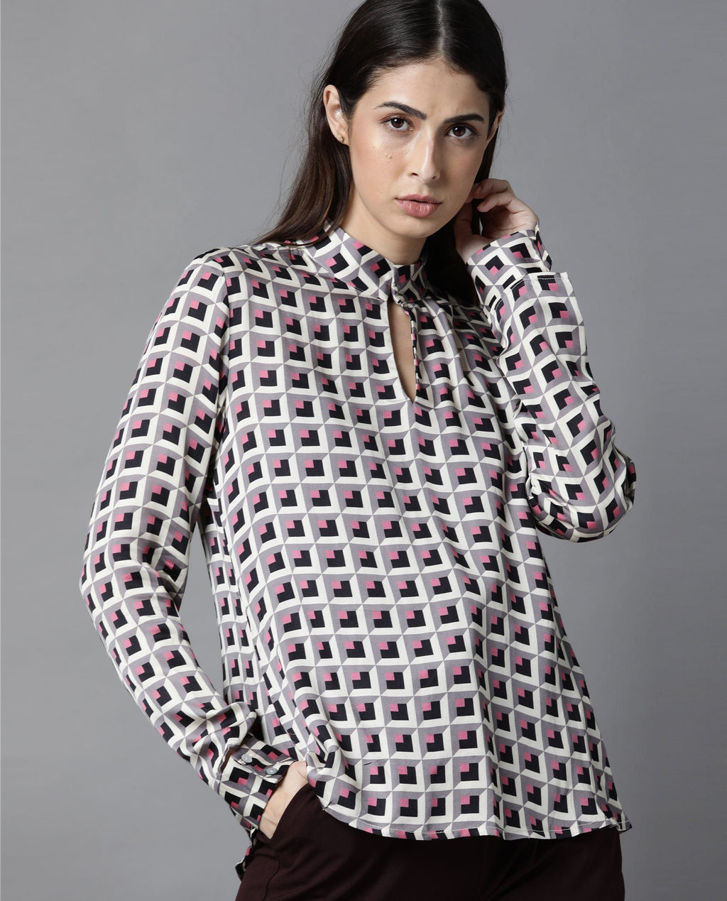 Rareism Women's Appar Offwhite Mandarin Collar Geometric Print Tailored Top