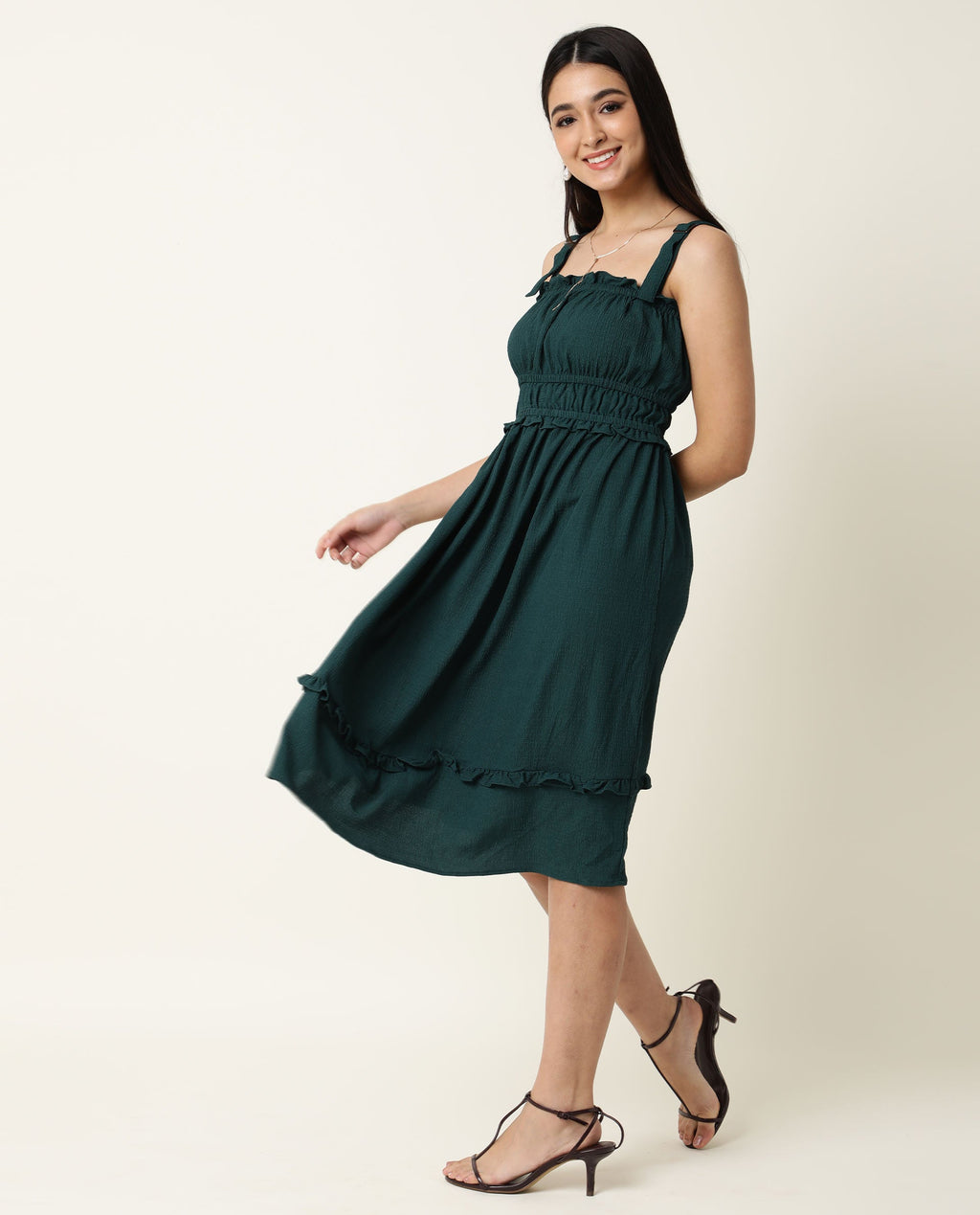 Rareism Women's Sickle Green Tube Neck Plain Sleeveless Knee Length Regular Fit Dress