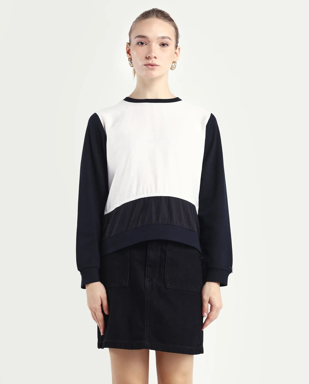 Rareism Women's Melone Black Cotton Blend Crew Neck Plain Relaxed Fit Sweatshirt